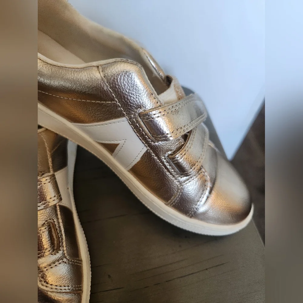 Girls Mia Gold Shoes